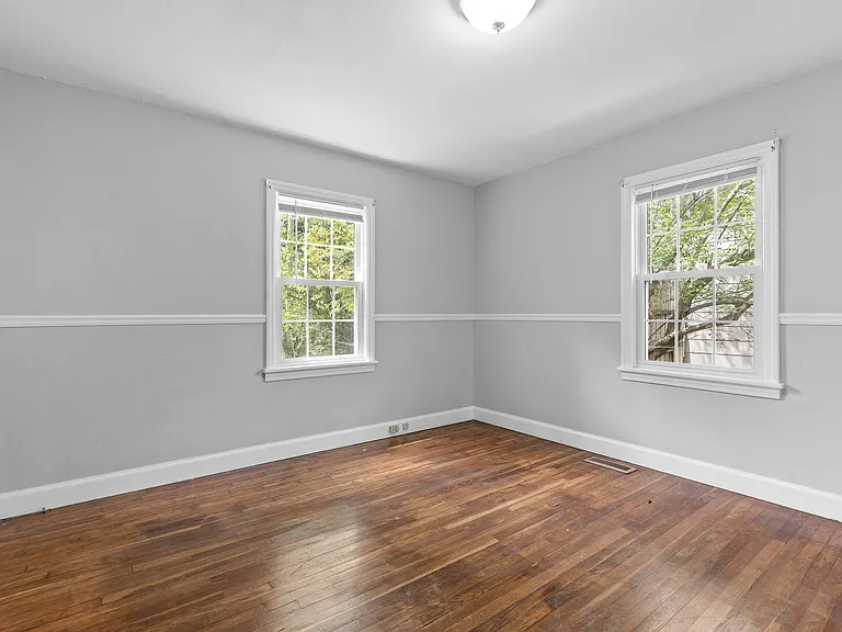 949 Signal Rd — Photo 14