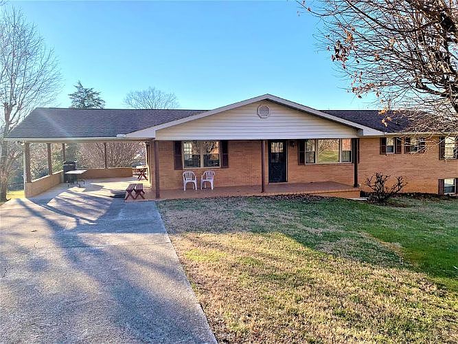 1st image of 1213 Carter Dr
