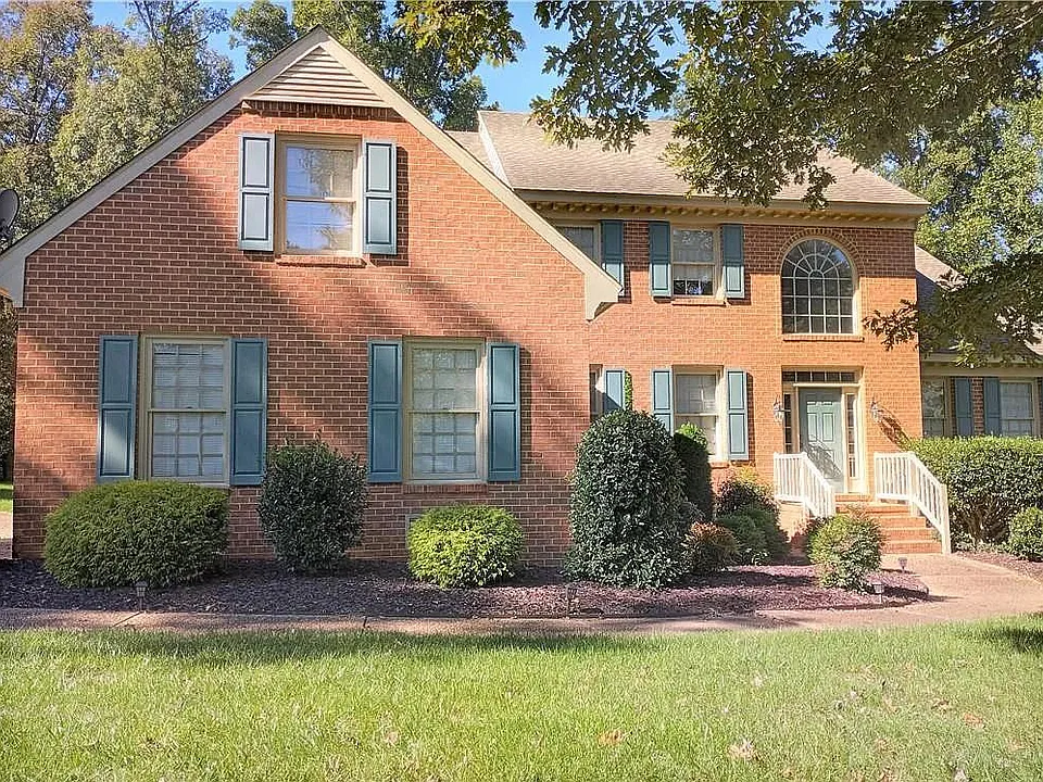113 Wood Pond Cir