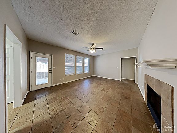 3rd image of 2404 Wildwood Ln