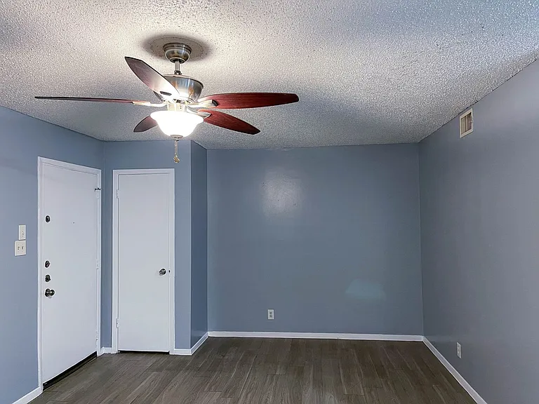8907 Parkfield Dr — Photo 11