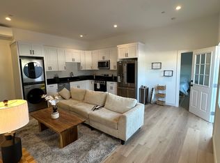 19550 Lanark St, Reseda, CA 91335