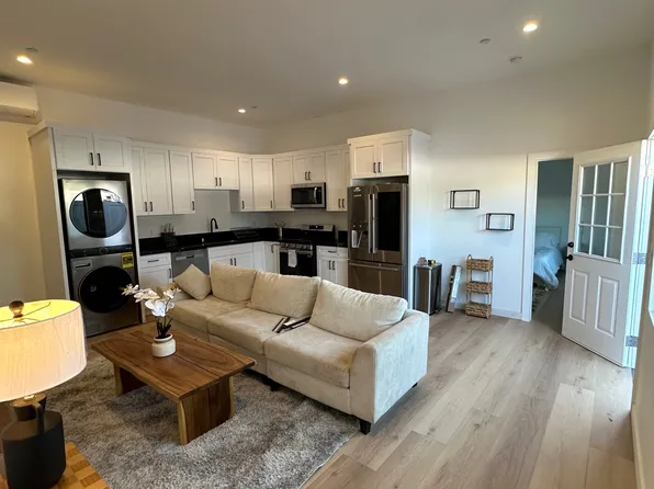 19550 Lanark St, Reseda, CA 91335