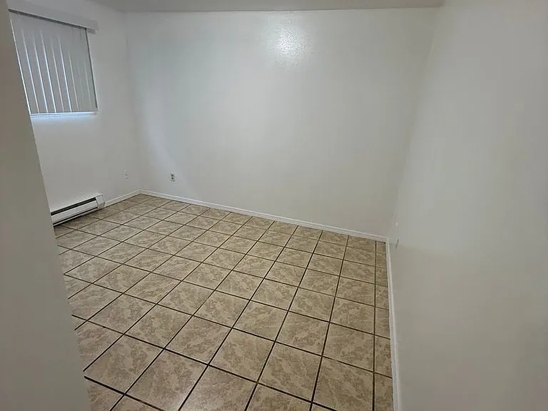 Rochelle Apartments — Photo 6