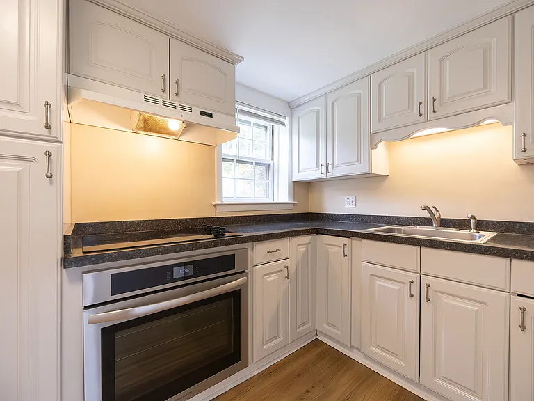 670 Main St #1 — Photo 5