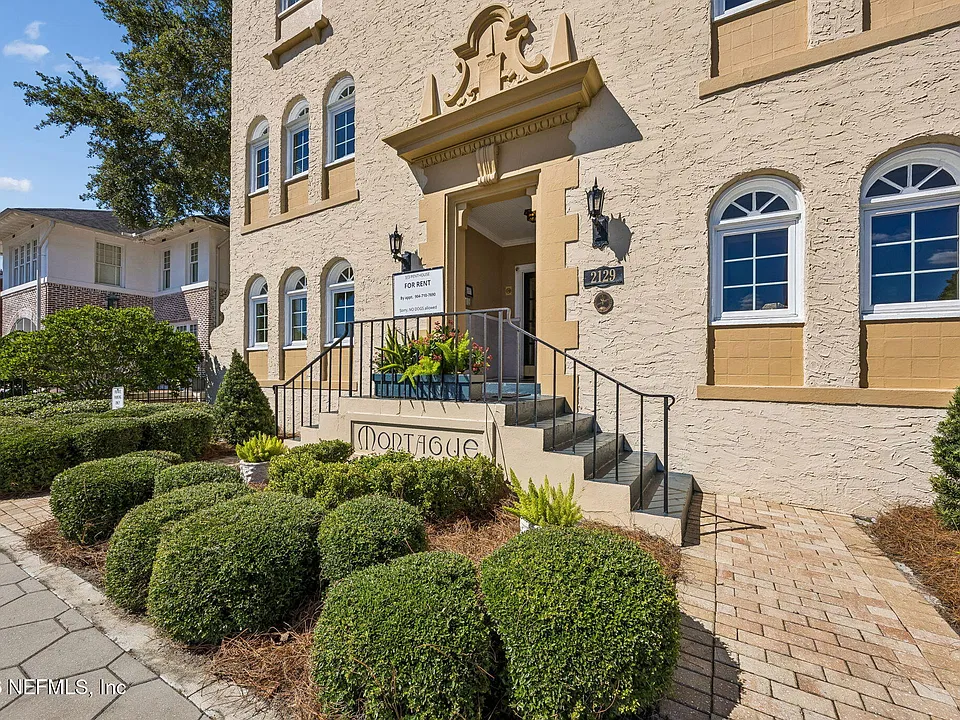 2129 River Blvd #6