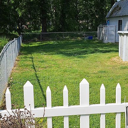 Large backyard - fenced