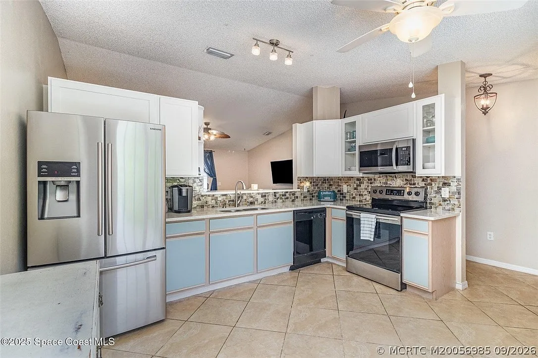 3 bed, 2.0 bath, 1188 sqft, $1,530 — Photo 4