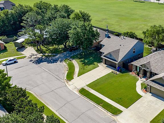 2nd image of 216 Wilderness Dr