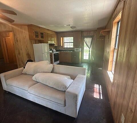 5th image of 285 Forest Grove Rd