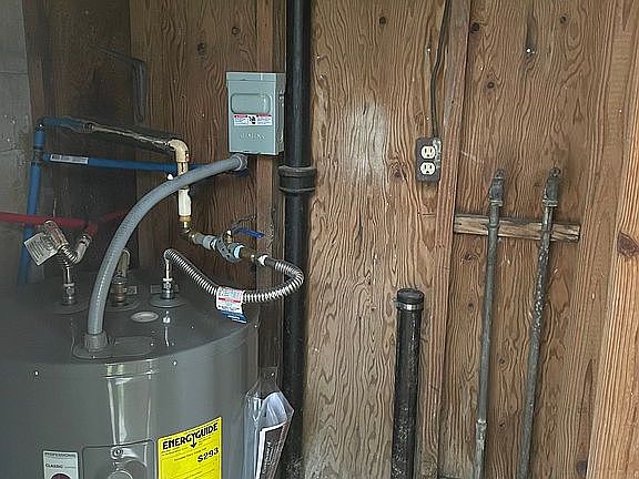 5th image of 1018 NE 14th Ave