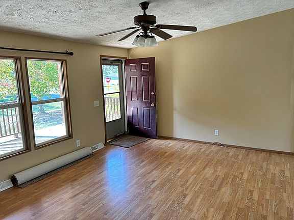 4th image of 21 Bow Cir