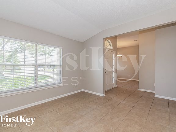 3rd image of 7444 Lake Plantation Ln