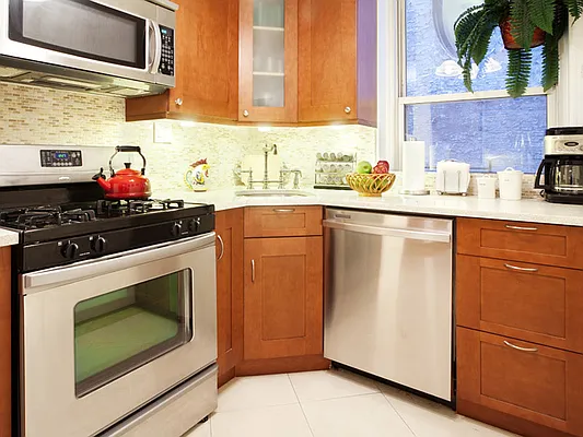 Sold by Sotheby's International Realty | media 21