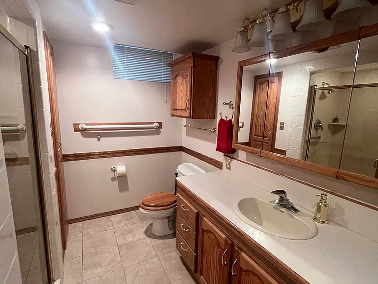421 W 100 N — Photo 24