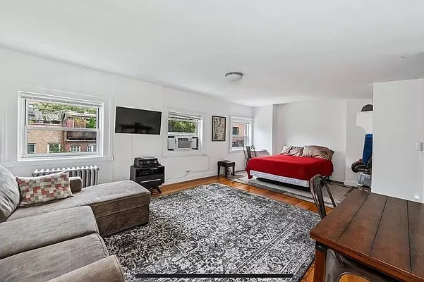 Rented by Compass | media 9