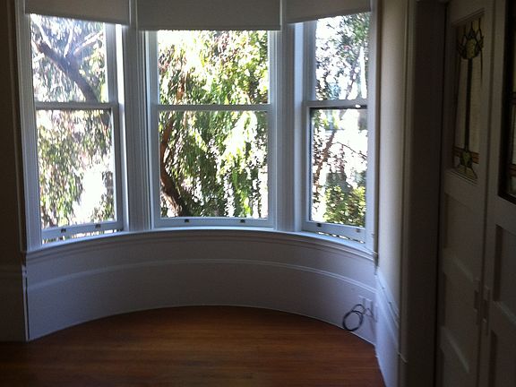 2nd image of 912 Hayes St