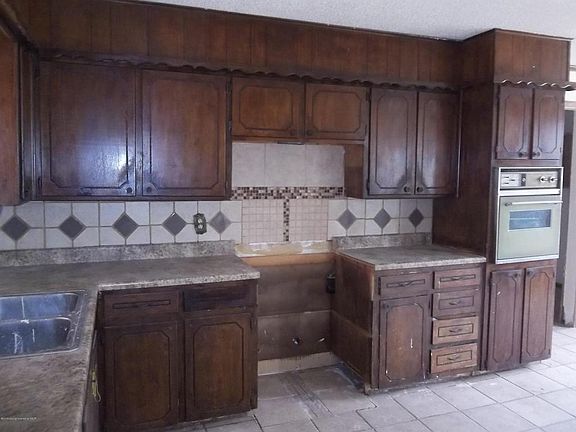 5th image of 702 Stanton St