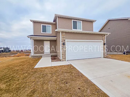 305 NW Morgan Ct Photo 1