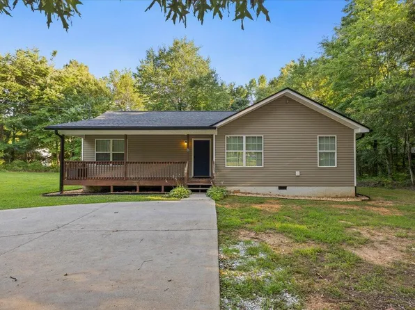 975 Sagamore Dr, Tunnel Hill, GA 30755
