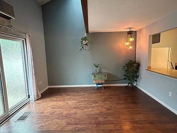 2nd image of 1460 Cedarwood Dr #A