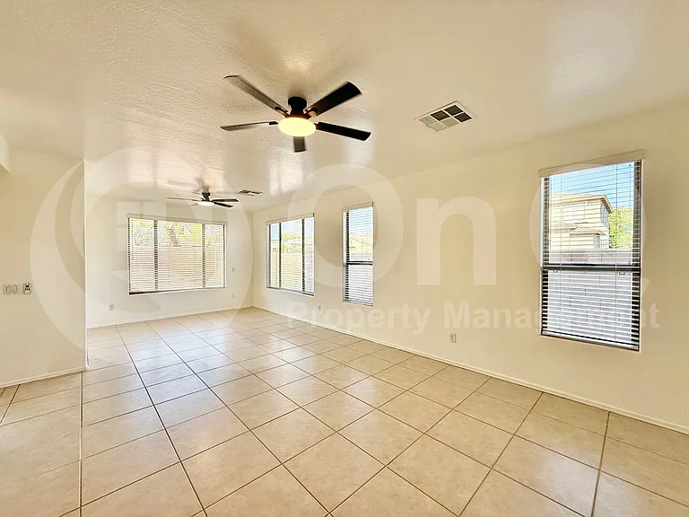9940 E Medina Ave — Photo 6