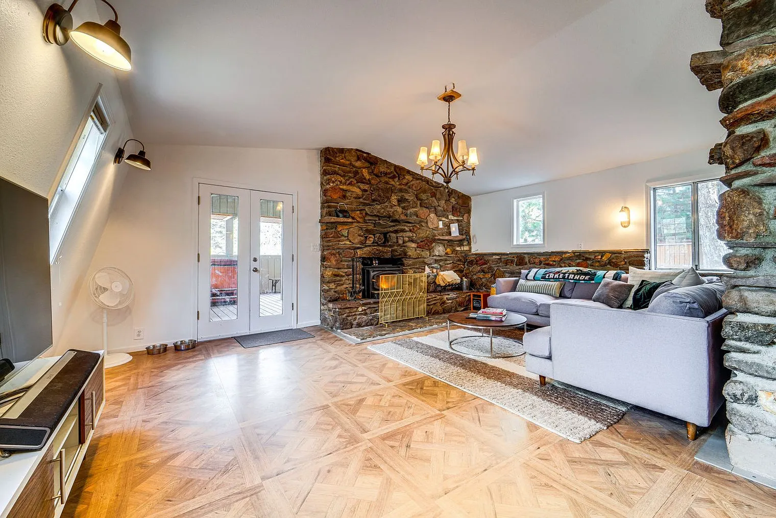 2 bed, 1.0 bath, 1313 sqft, $2,709 — Photo 4