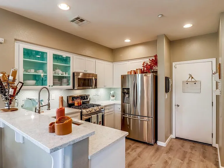 4300 Newton Ave #61 — Photo 31