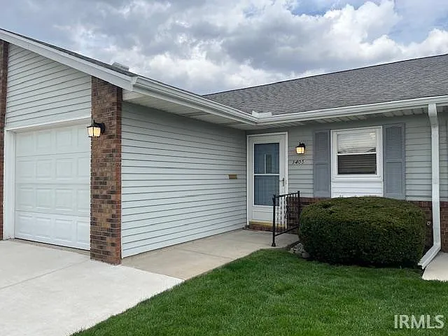 1405 Berkley Cir photo 1
