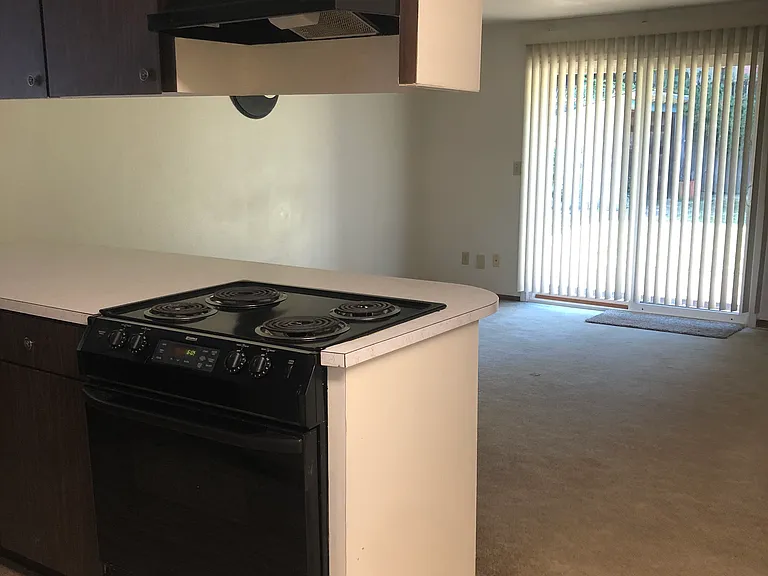 2749 SW Morris Ave — Photo 5