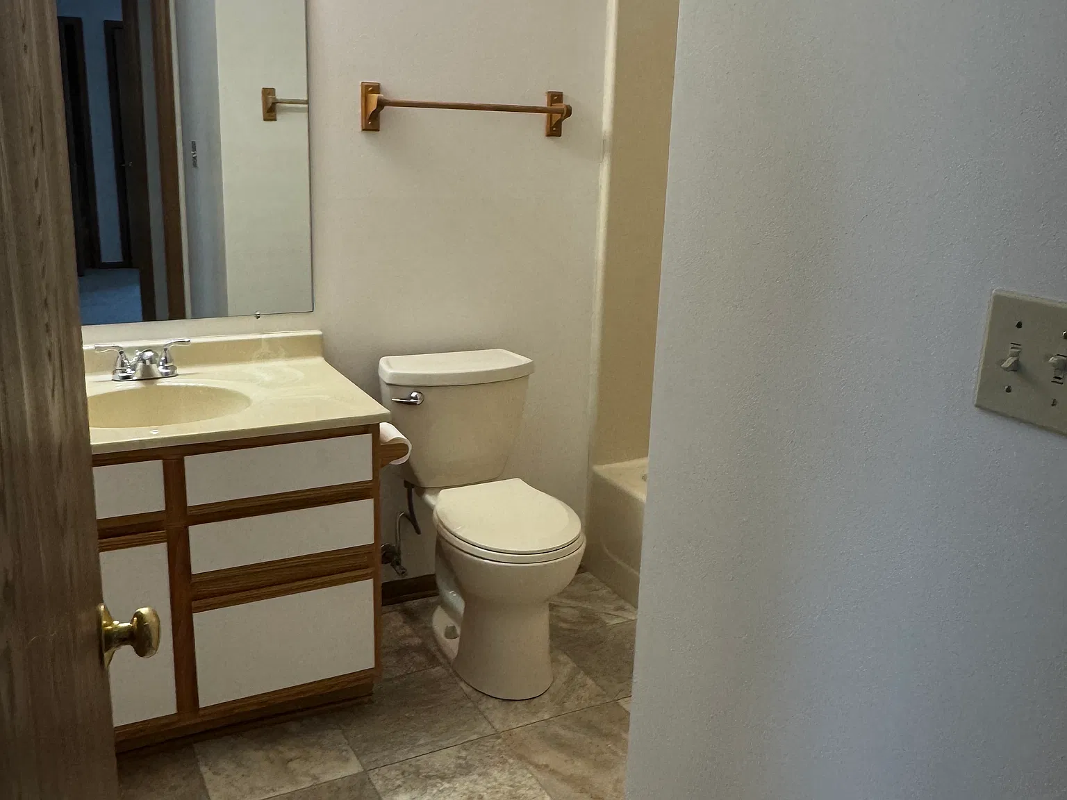 2 bed, 1000 sqft, $1,500 — Photo 3