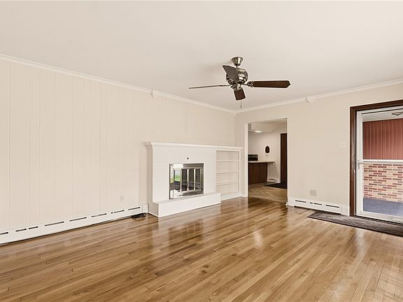 5th image of 704 Lawrence St