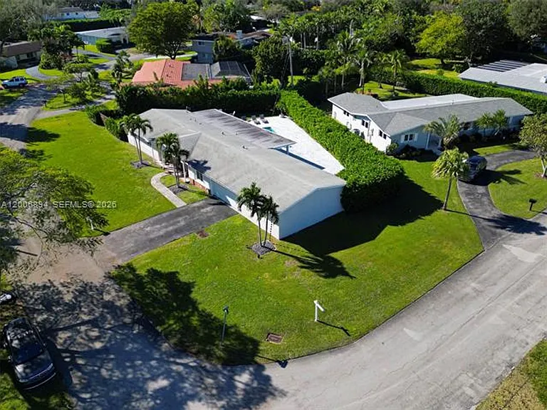 10600 SW 80th Ct — Photo 46