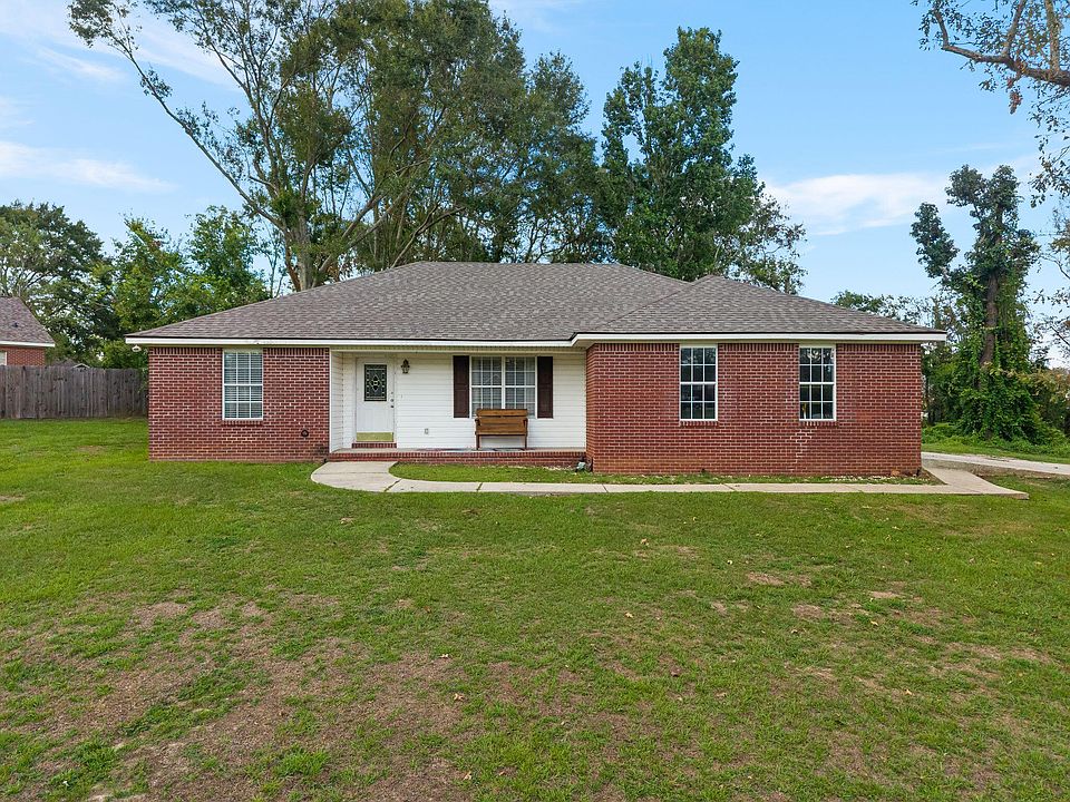 1st image of 16 Heritage Dr