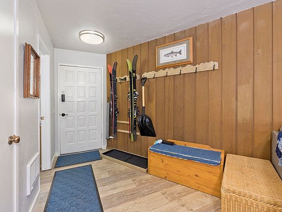 2nd image of 286 Old Mammoth Rd APT 37