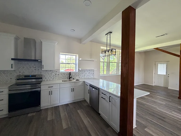 108 Crestview Dr — Photo 8