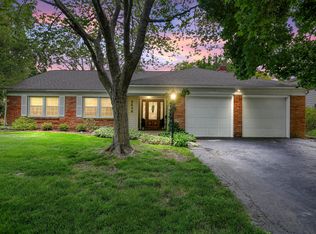 2656 Windsor Dr, Troy, MI