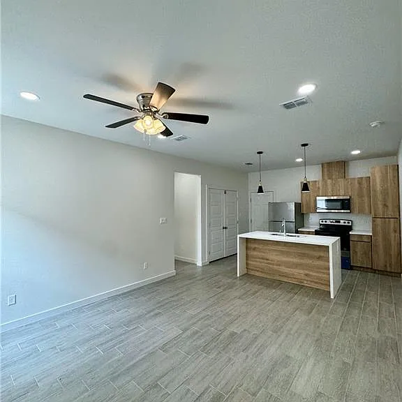 1308 W Platinum Dr #3 — Photo 3
