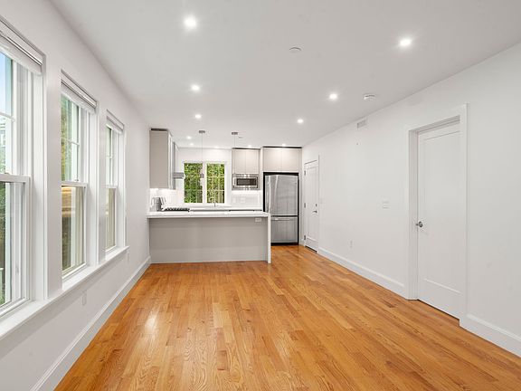 4th image of 17 Standish St #1