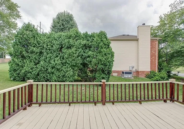 217 Freedom Dr — Photo 2