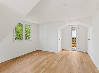 32 Lincoln Ter, Brooklyn, NY 11235