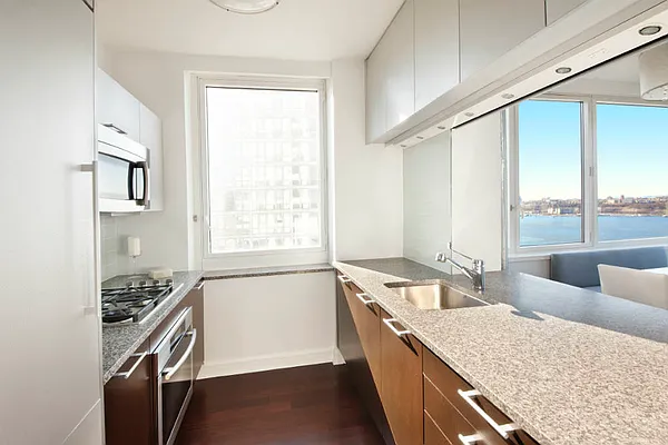 Sold by Town Residential | media 31