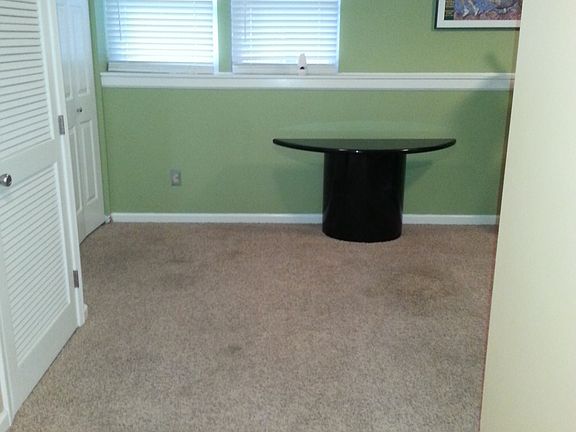 3rd image of 131 Steven Ln
