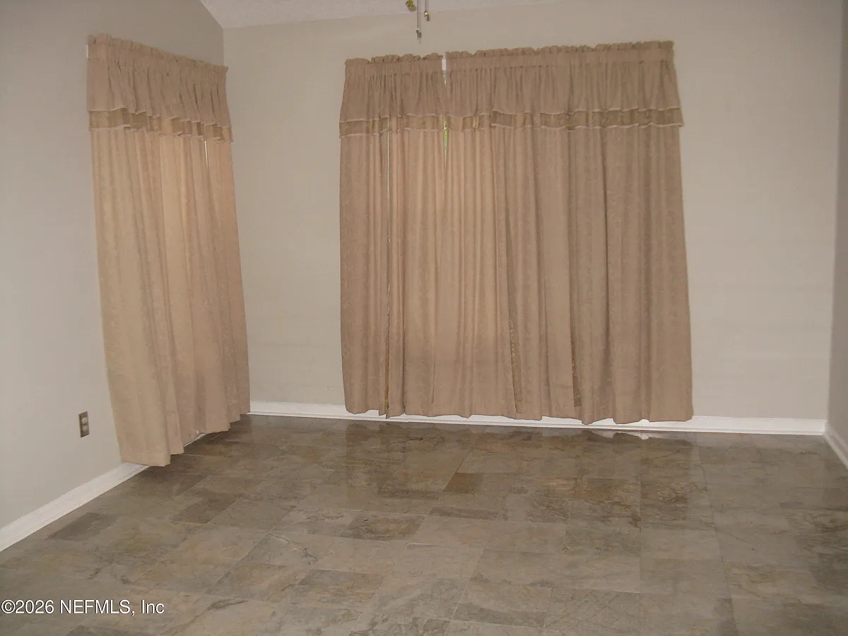 Building Photo - 8464 Three Creeks Blvd