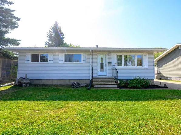 9923 N 88th Ave, Grande Prairie, AB T8V 0C3