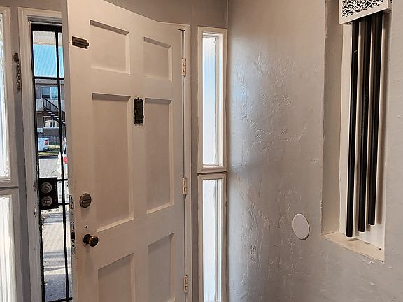 4th image of 212 E 3rd St