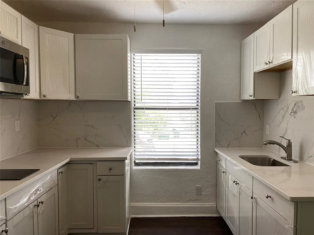1 bed, 1.0 bath, 450 sqft, $1,200 — Photo 4