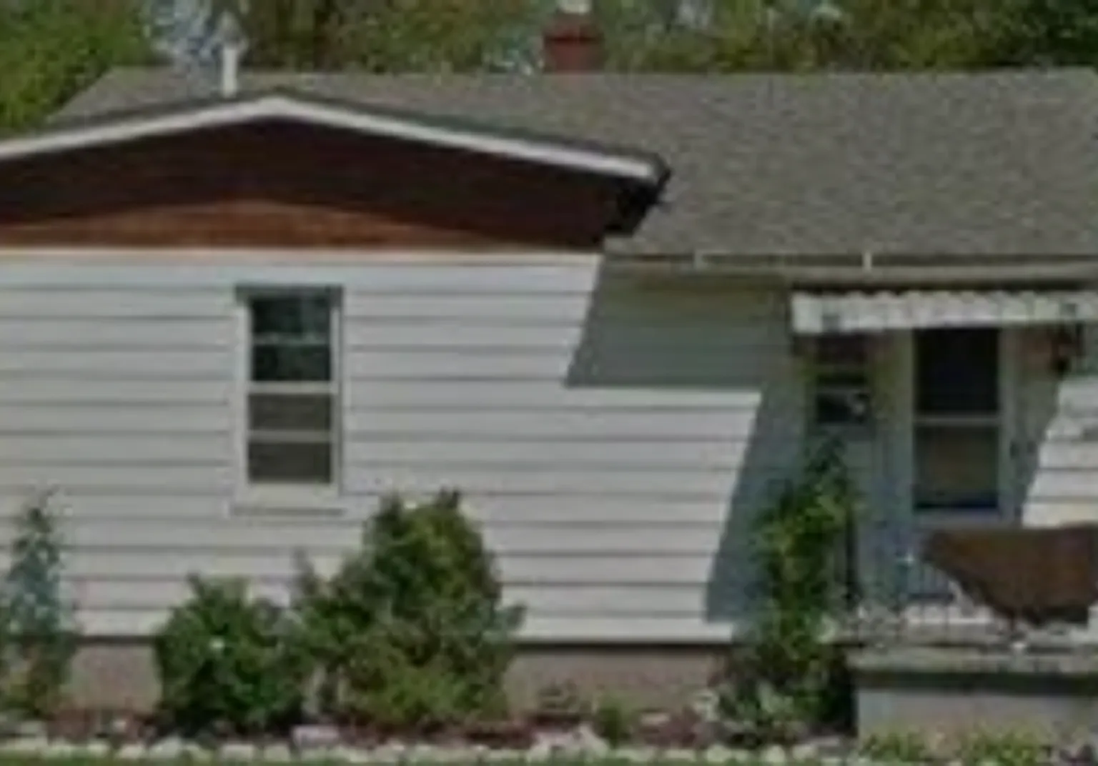 1121 Vernie Ave — Photo 1