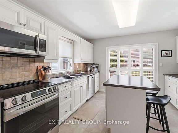 5th image of 26 Lockwood Dr