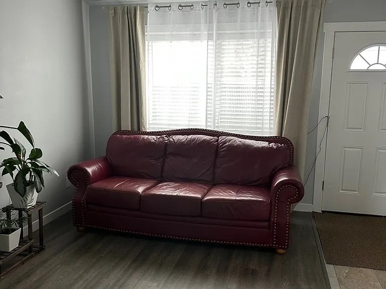 719 E Crown Ave — Photo 3